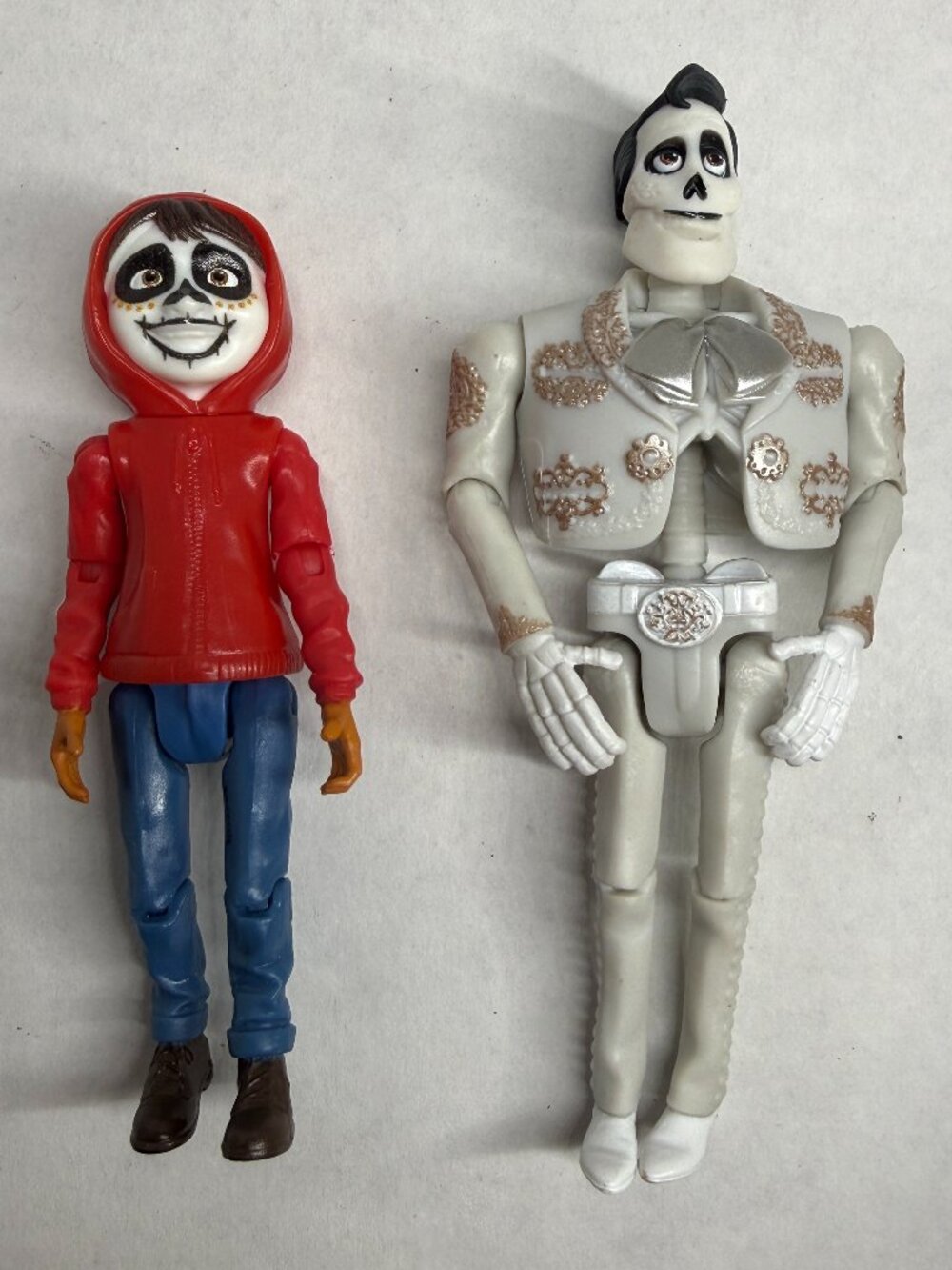 Disney Coco Action Figures  Lot Of 2 Story Tellers Lot Ernesto De La Cruz Miguel